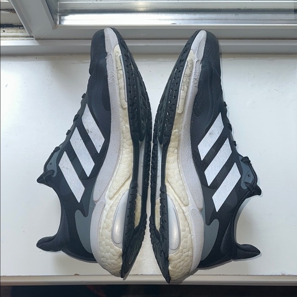 Adidas Men’s Black Solarboost Running Lifestyle Sneakers Size 8 - Picture 7 of 9